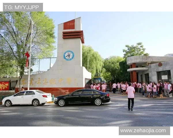 昔日绿茵英雄重聚一堂共叙足球岁月与友情情怀